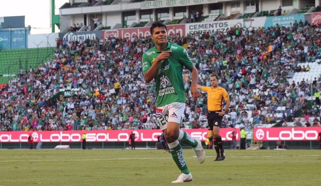 'Despluman' esmeraldas a Gallos Blancos