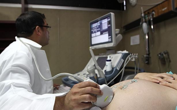 Advierten riesgos de hipertensión en el embarazo
