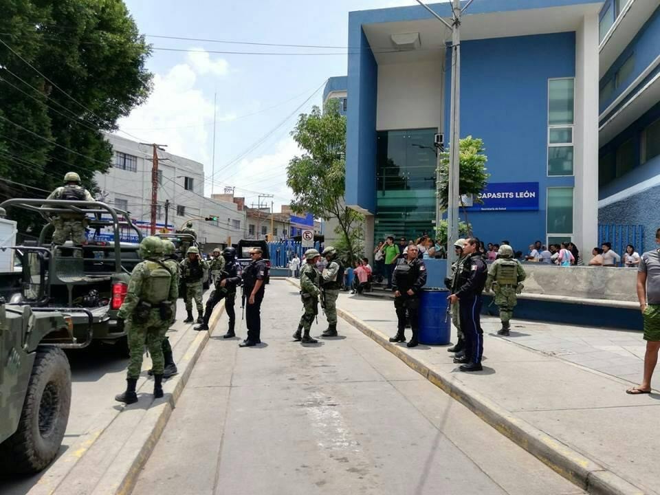 Trasladan a los dos heridos en refriega de San Julián a Jalisco