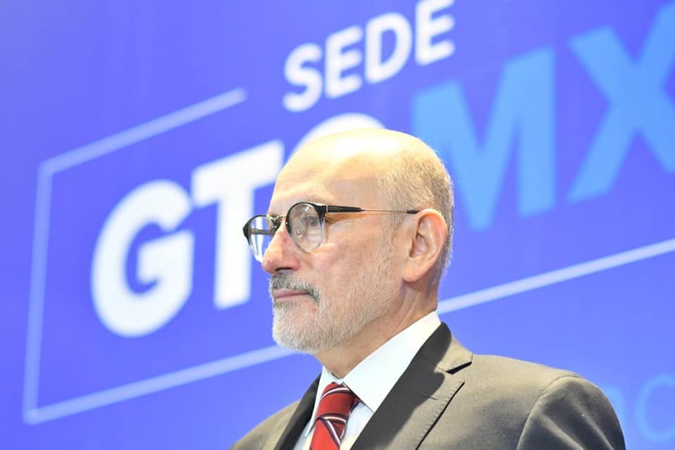 Presenta Diego Sinhue a Bravo Mena como titular de la Sede Gto Mx