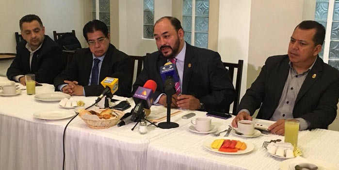 Colegio de Abogados duda de la autonomía de la UG en la investigación del Libramiento Silao