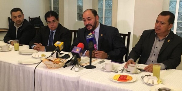 Colegio de Abogados duda de la autonomía de la UG en la investigación del Libramiento Silao