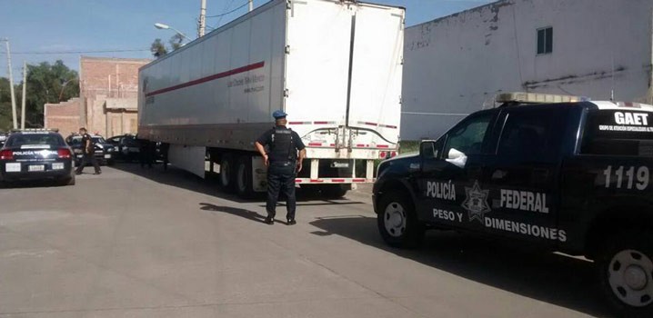 Libera PF a conductor plagiado y recupera autos robados
