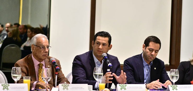 Reconoce Diego Sinhué necesidad de un plan B ante trabas de El Zapotillo