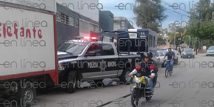 Abarrotero lesionado atrapó al presunto ladrón en Calzada Tepeyac