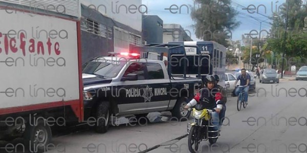 Abarrotero lesionado atrapó al presunto ladrón en Calzada Tepeyac