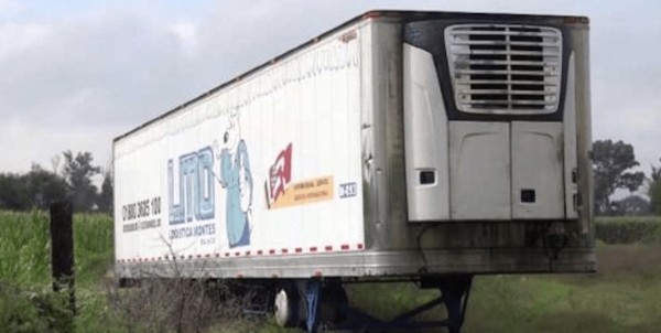 Espeluznante: deambula tráiler con 157 cuerpos por Jalisco