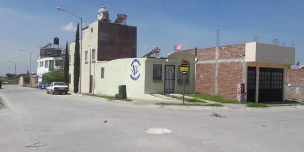Acuchillan a repartidor de Barcel y a policía en Urbivilla del Roble
