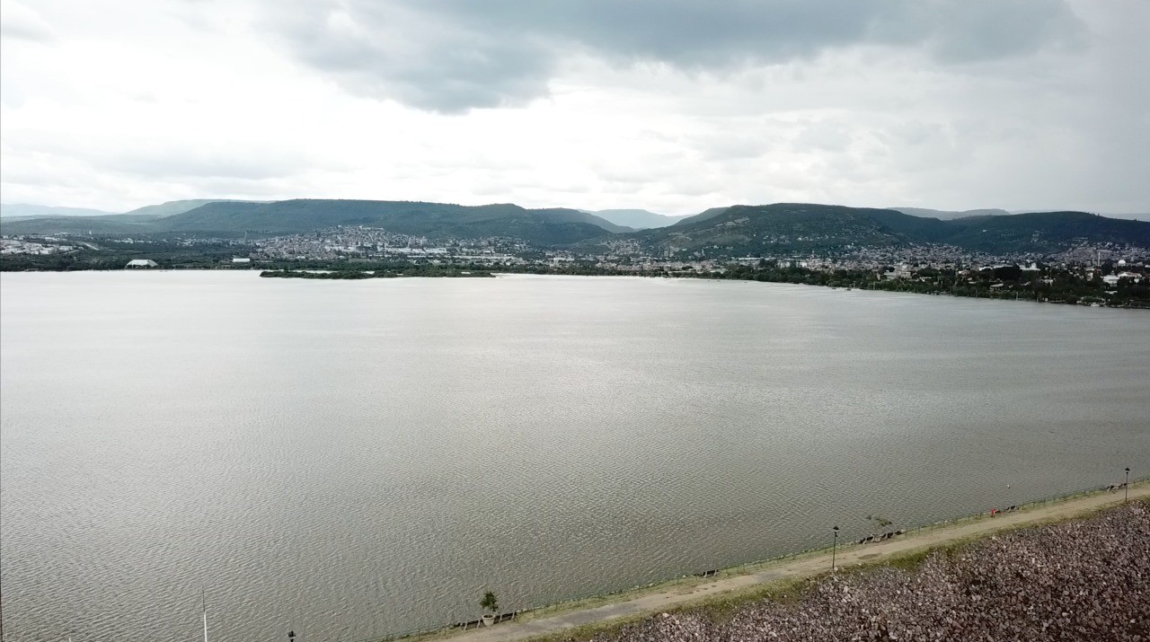 Presa El Palote ya rebasa su límite