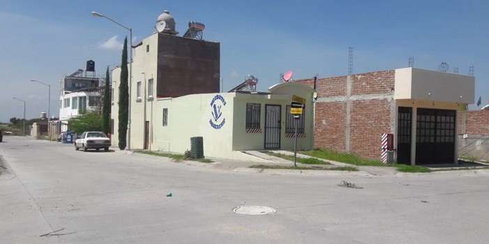Acuchillan a repartidor de Barcel y a policía en Urbivilla del Roble