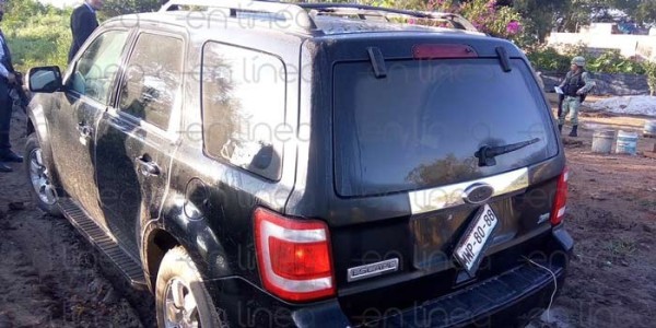 Abandonan camioneta con 4 cadáveres en Las Ladrilleras