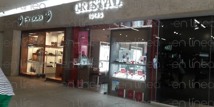 Roban brazalete de 20 mil pesos de una joyería en Plaza Mayor
