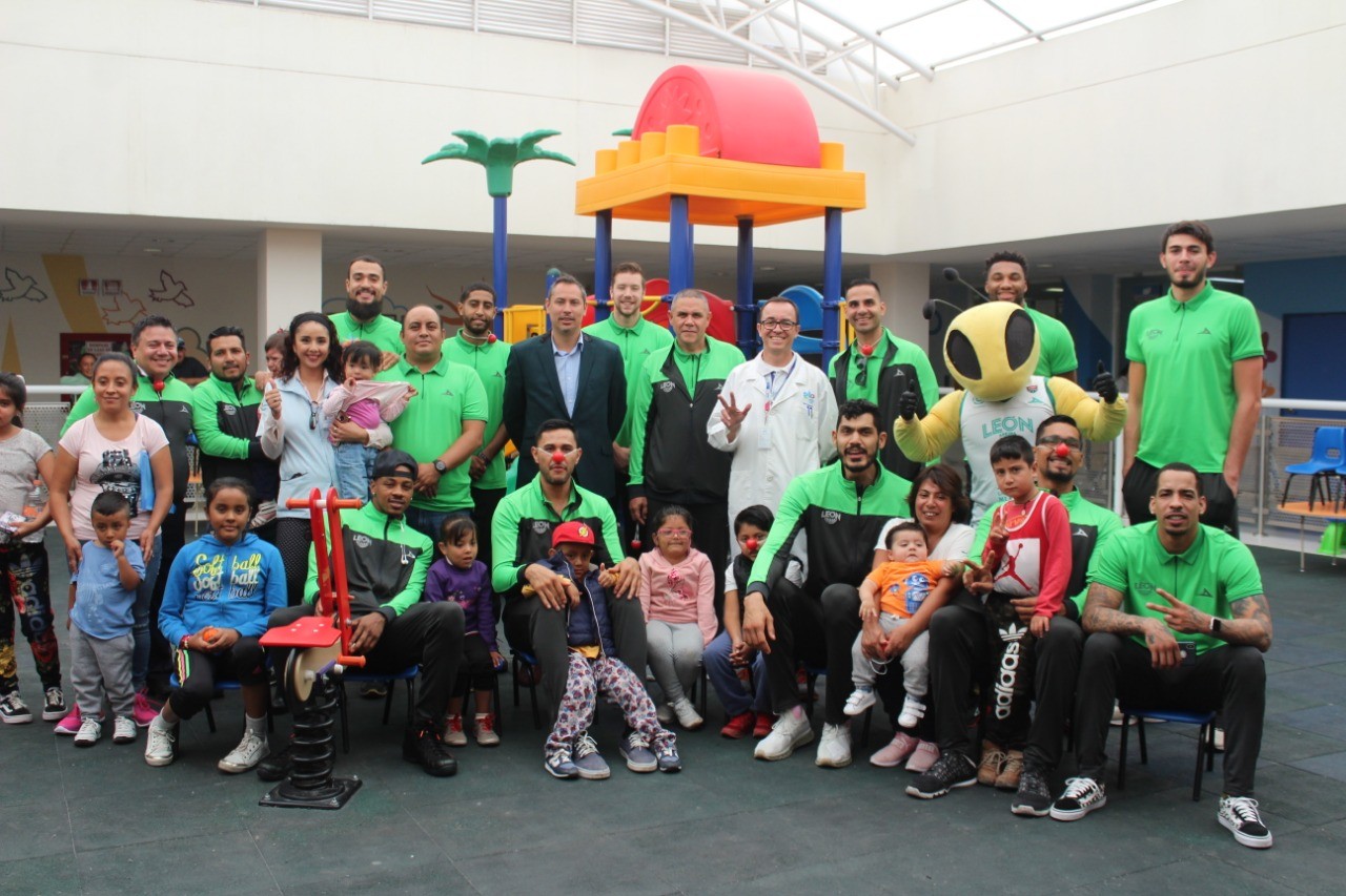 Abejas visita Hospital Pediátrico