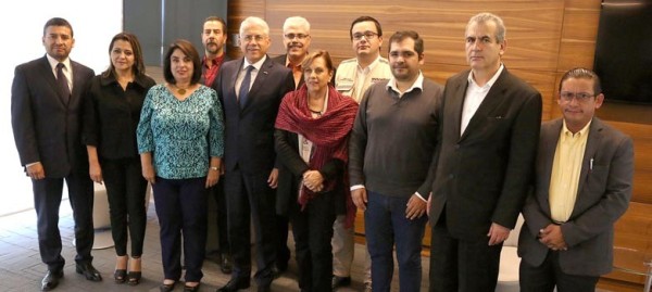 Carlos Zamarripa y Alvar Cabeza de Vaca se reúnen con legisladores de Morena