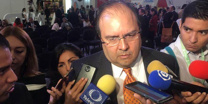 Prestaciones de servidores públicos deben corregirse: CCEL