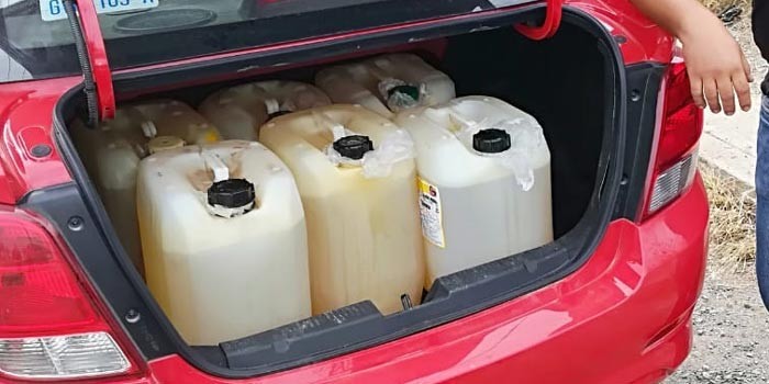 Policía Federal asegura vehículo cargado con hidrocarburo