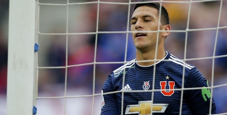 León 'pone el ojo' en Isaac Díaz