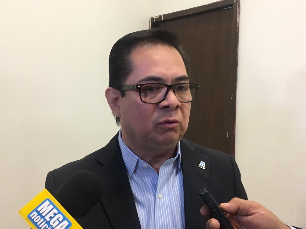 Sanciona SAT a 100 empresas por vender facturas