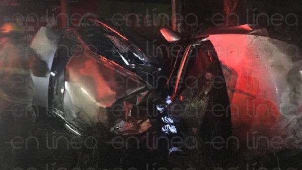 Muere joven en volcadura en la León-Silao