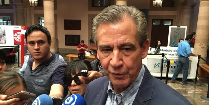 Procesos de compras serán más transparentes, asegura López Santillana