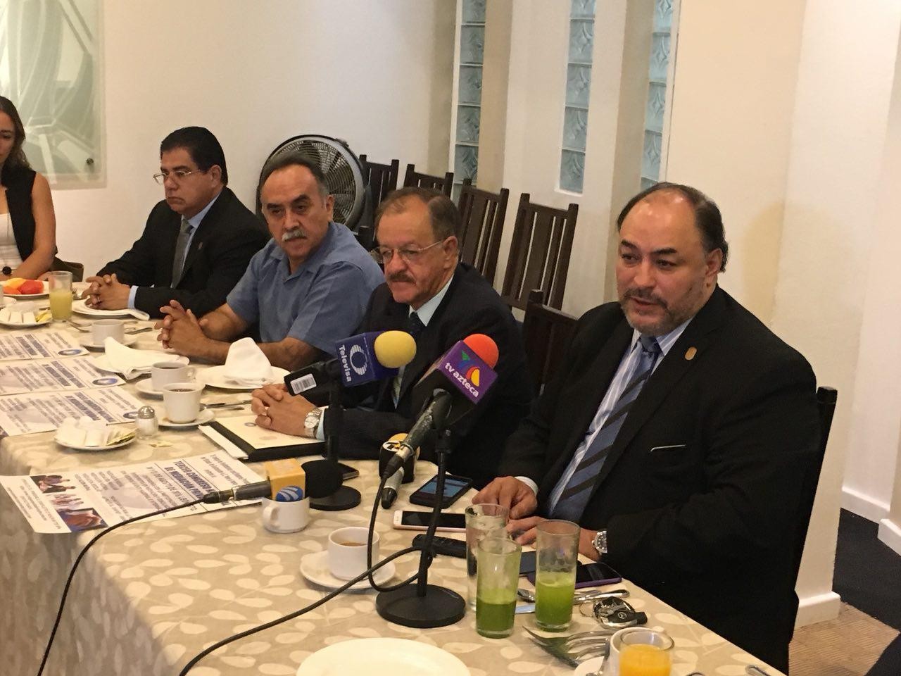 Respaldan abogados nombramiento de contralor municipal