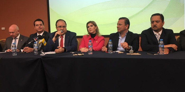 Empresarios respaldan regreso de la tenencia