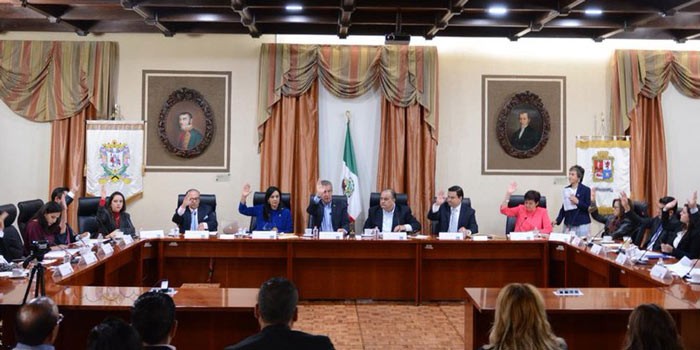 Se disculpa López Santillana por no informar contratación de Durán Miranda