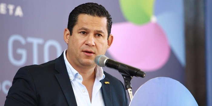 Analiza Diego Sinhue con alcaldes proyectos municipales