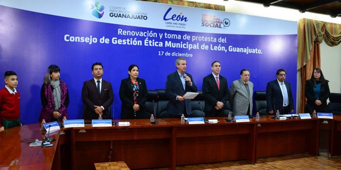 Rinde protesta Consejo de Gestión Ética de León