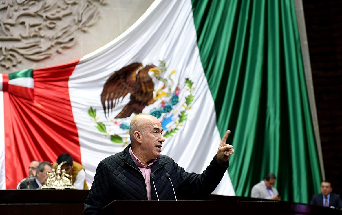 Diputados convocan a movilización para defender Seguro Popular