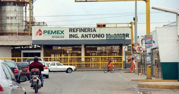 Toma Ejército instalaciones de la refinería en Salamanca