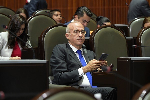 Rechaza Éctor Jaime que presidente pase por encima del Legislativo