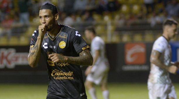 Oficializan a Vinicio Angulo como refuerzo de León