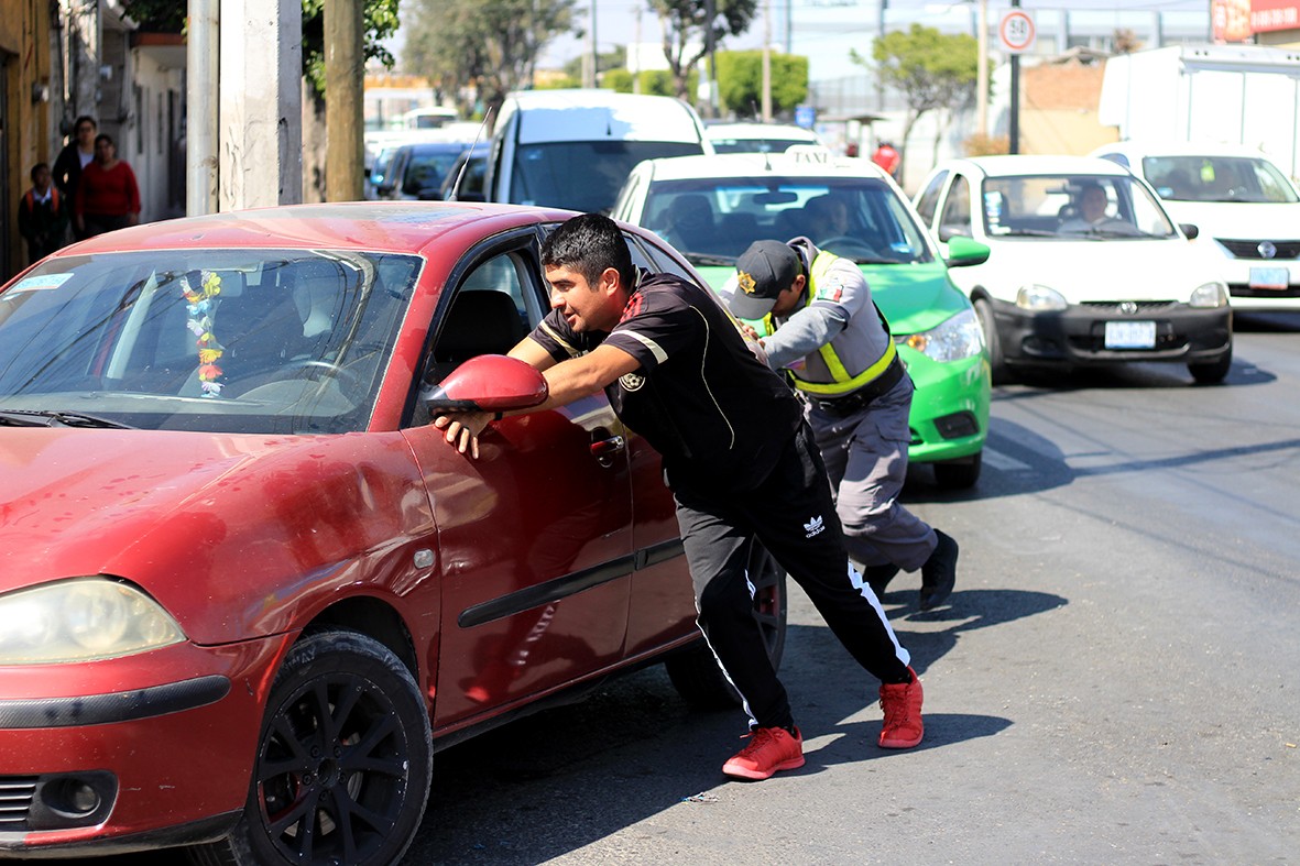 Viaja gobernador a Texas por gasolina