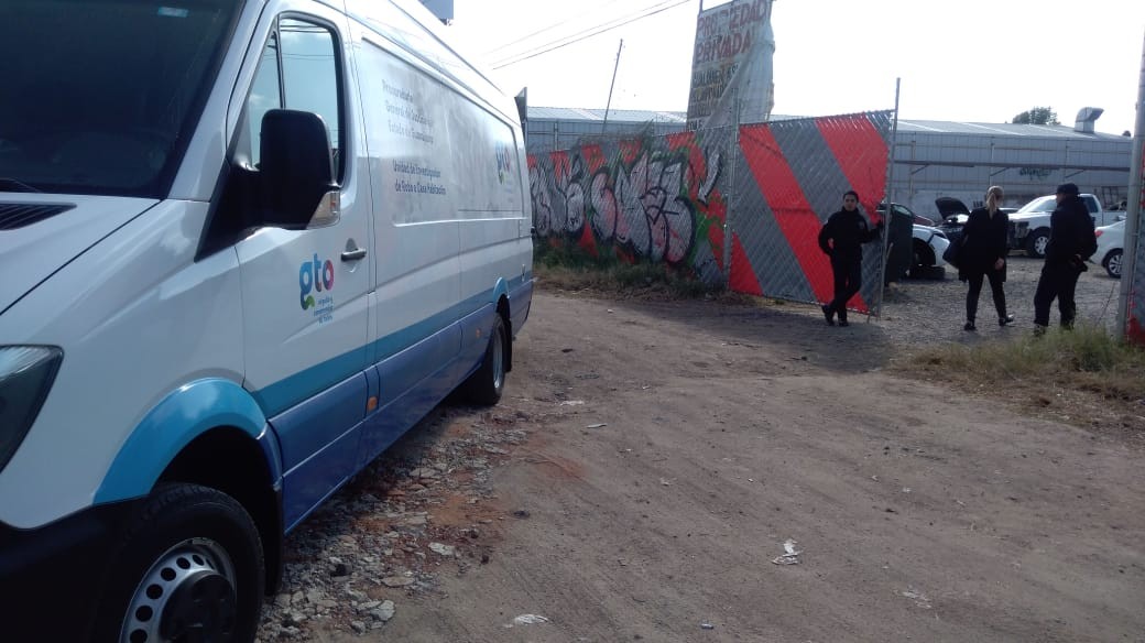Grupo armado roba vehículos en Unidad Deportiva