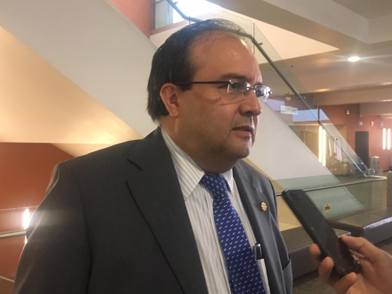 Presionarán para que AMLO informe sobre abasto de gasolina
