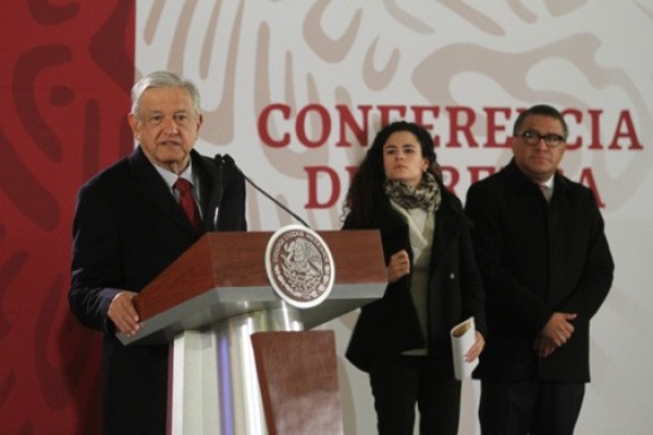 Gobierno federal contratará a dos mil choferes de pipas para distribuir gasolina