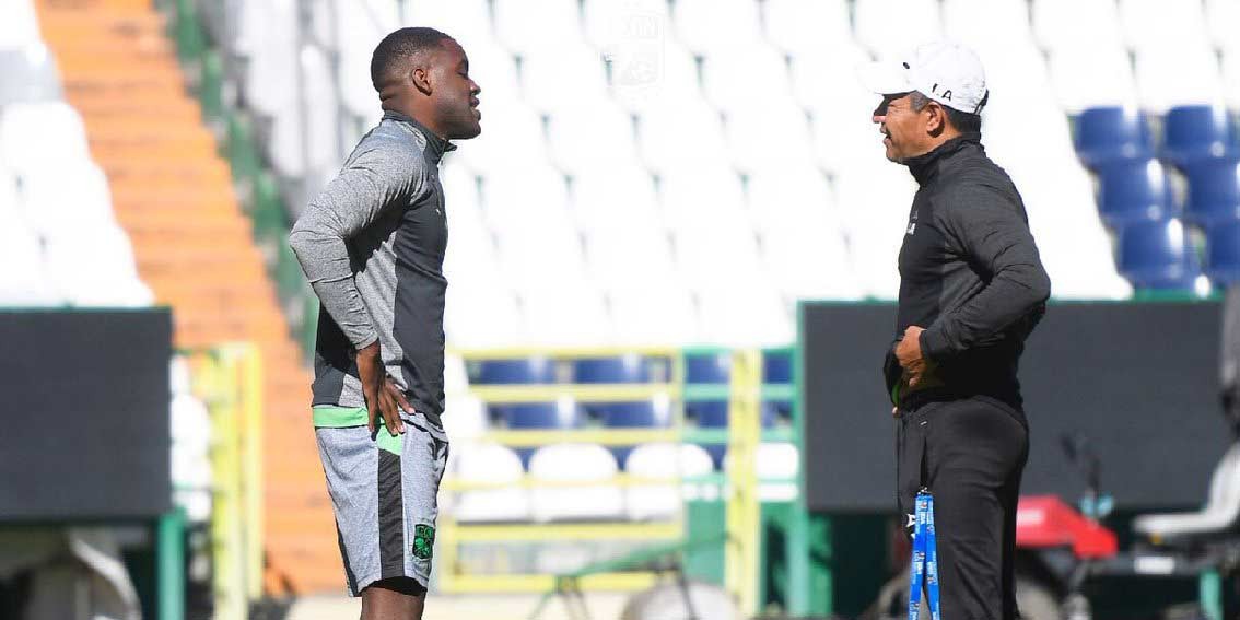 Ya con Campbell, León va por triunfo ante la Máquina