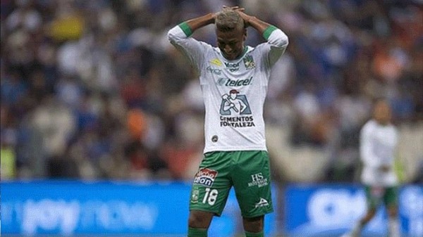 León pierde a Pedro Aquino por un mes