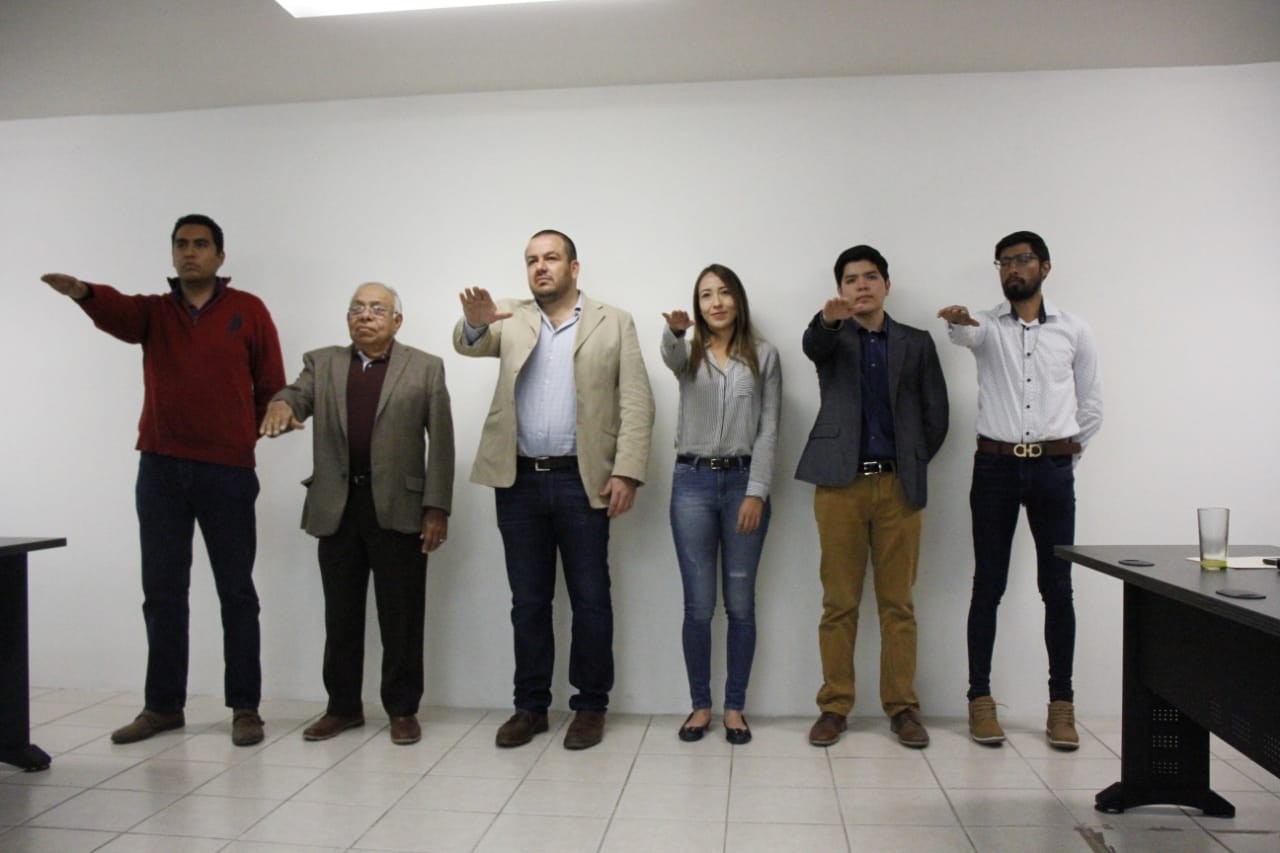 Rinde protesta nuevo Consejo Directivo de Code