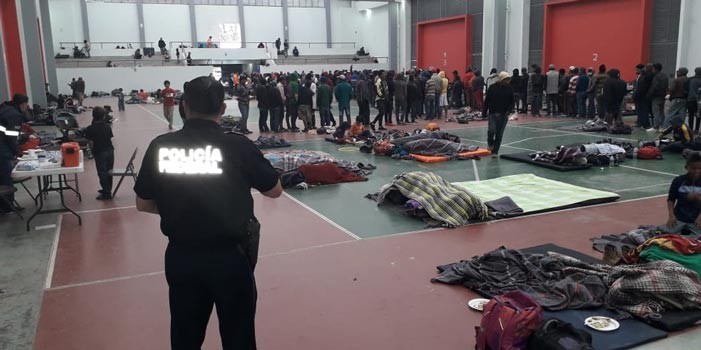 Pernocta caravana migrante en Celaya