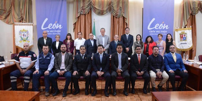 Rinden protesta consejos de Protección Civil y del Instituto Cultural de León