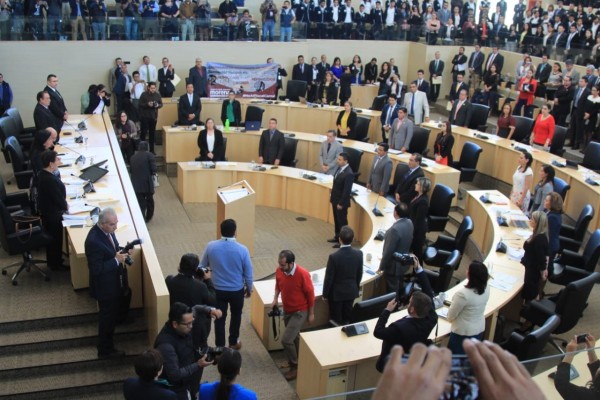PAN no convenció a la oposición para avalar reforma para eventual remoción del fiscal general