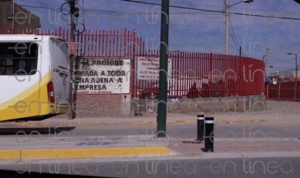 Asaltan encapuchados con armas largas base de camiones en Maravillas