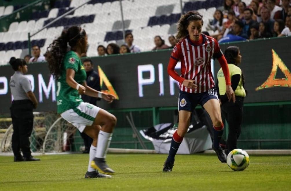 Arrebata Chivas femenil triunfo a León
