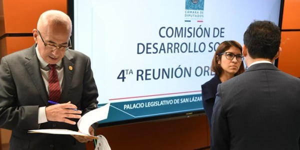 Ante la violencia a la mujer, el gobierno federal es insensible: Ramírez Barba