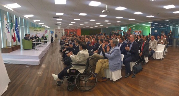 Tranquiliza a empresarios reunión con Alfonso Romo