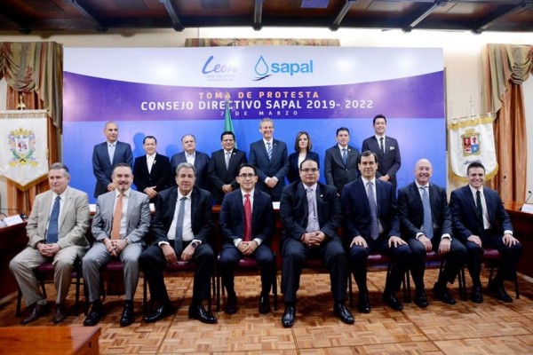 Toma alcalde protesta a nuevo Consejo Directivo de SAPAL