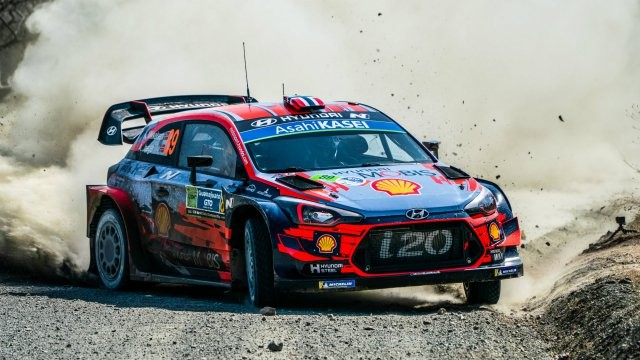 Mikkelsen impone dominio en primera etapa del Rally