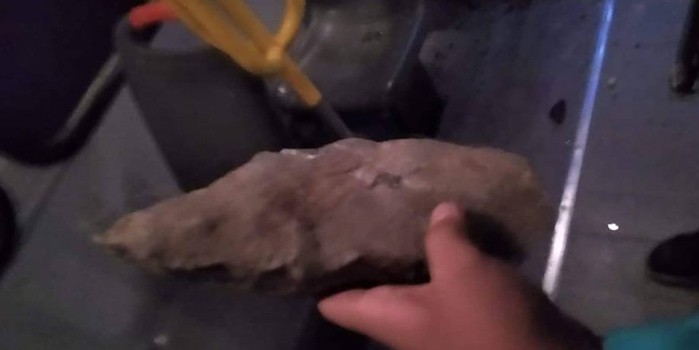 Machetazos en la ruta 42; rompen vidrios